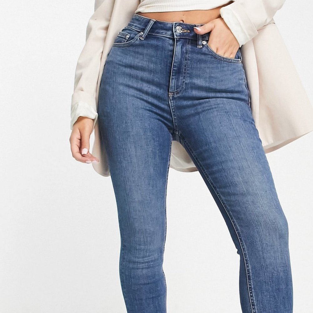 Two Pairs of ASOS Design Tall Hourglass "Lift and Countor" Skinny Jeans - Picture 7 of 8